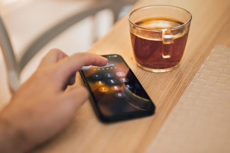 Russian Intelligence Phishing Attacks Target Signal Users, Steal Backup Keys and Messaging Credentials